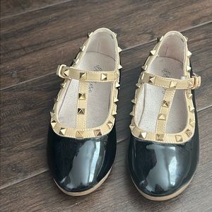 Rockstud kid shoes